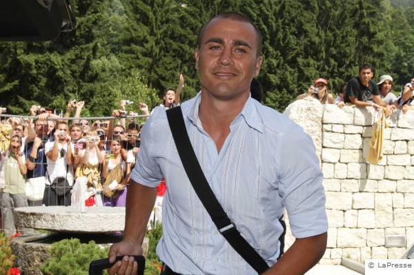 Fabio Cannavaro entra all'Hotel Olimpic Royal di Pinzolo